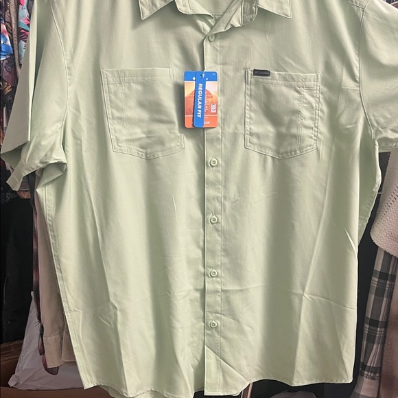 Columbia Men's Light Green Casual Button Down Shirt - Picture 4 of 6